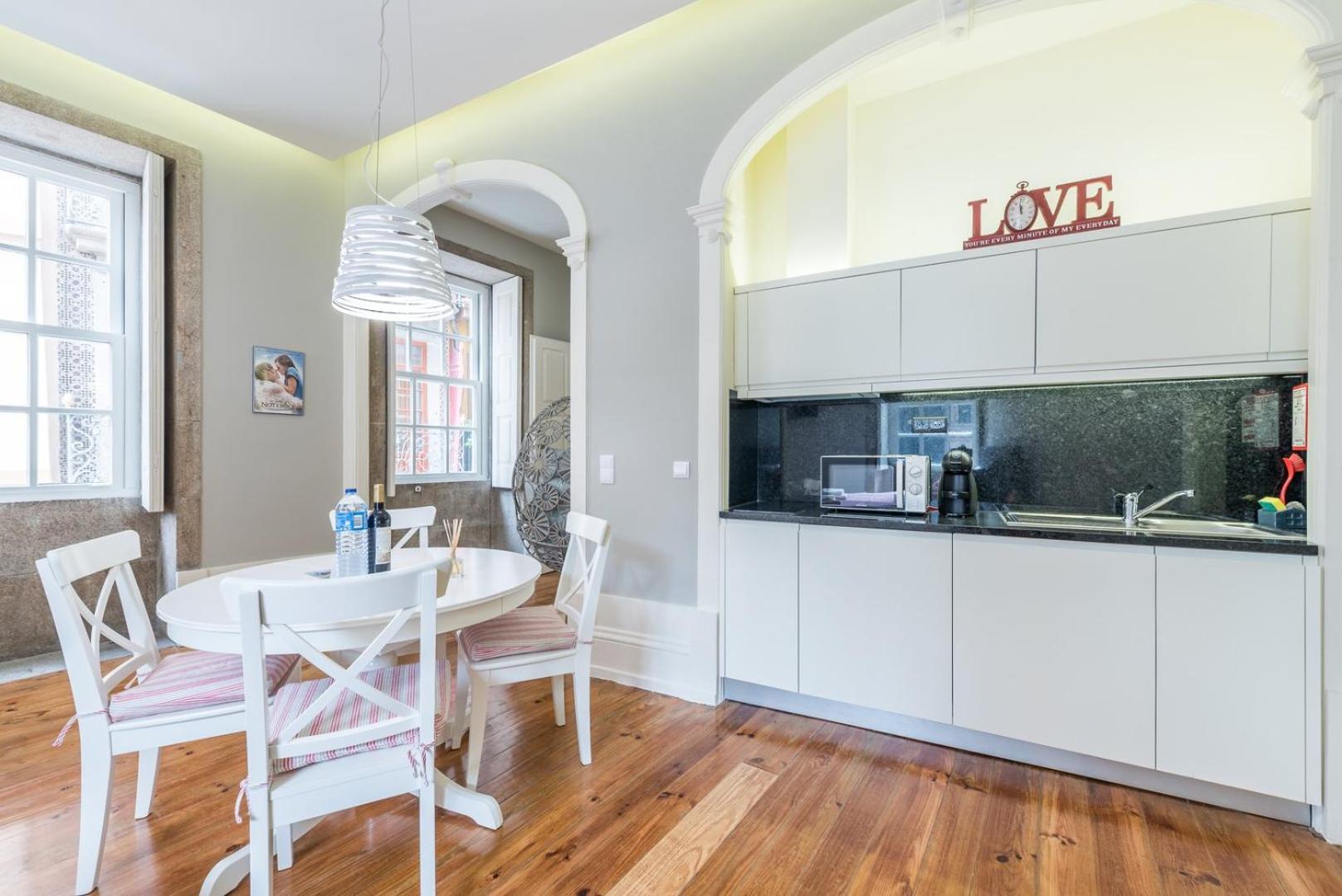 Appartement Guestready - Chic Retreat In The Heart Of Oporto Extérieur photo