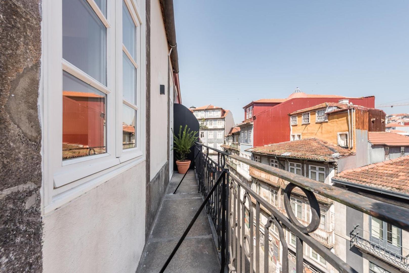 Appartement Guestready - Chic Retreat In The Heart Of Oporto Extérieur photo
